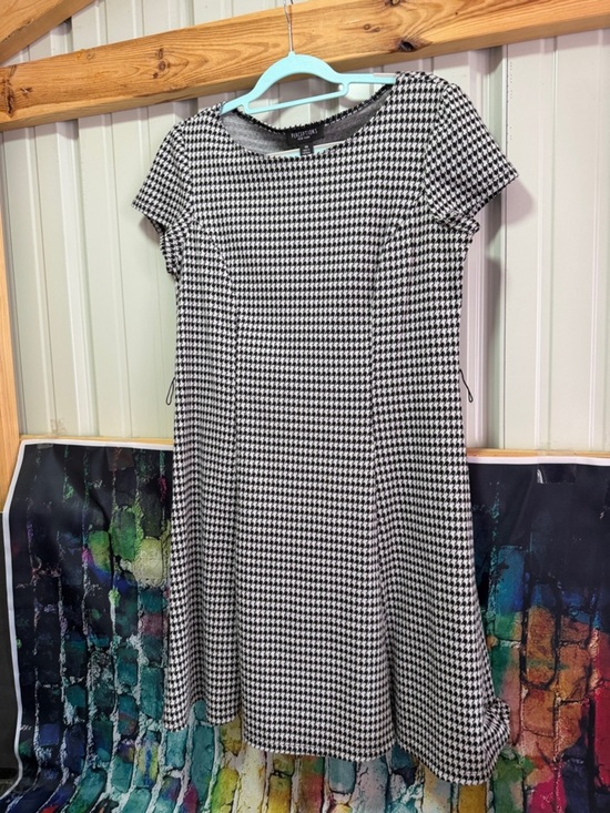 Perceptions Dresses & Skirts - Perceptions Black and White Houndstooth Midi Dress size 14